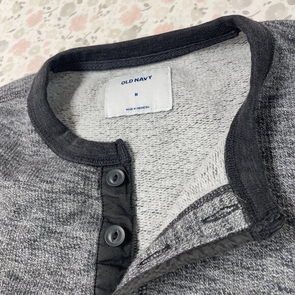 Old Navy Men's Medium Gray w Black Trim, Thick, Long Sleeve Shirt / Henley - Picture 11 of 11